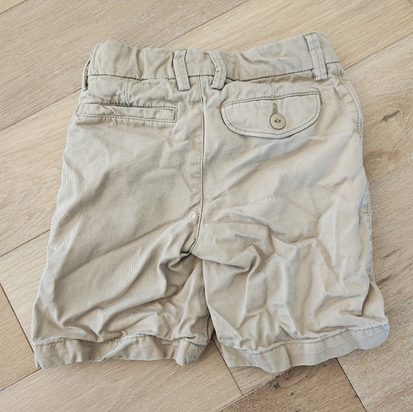 GAP | Khaki shorts - Picture 2 of 4